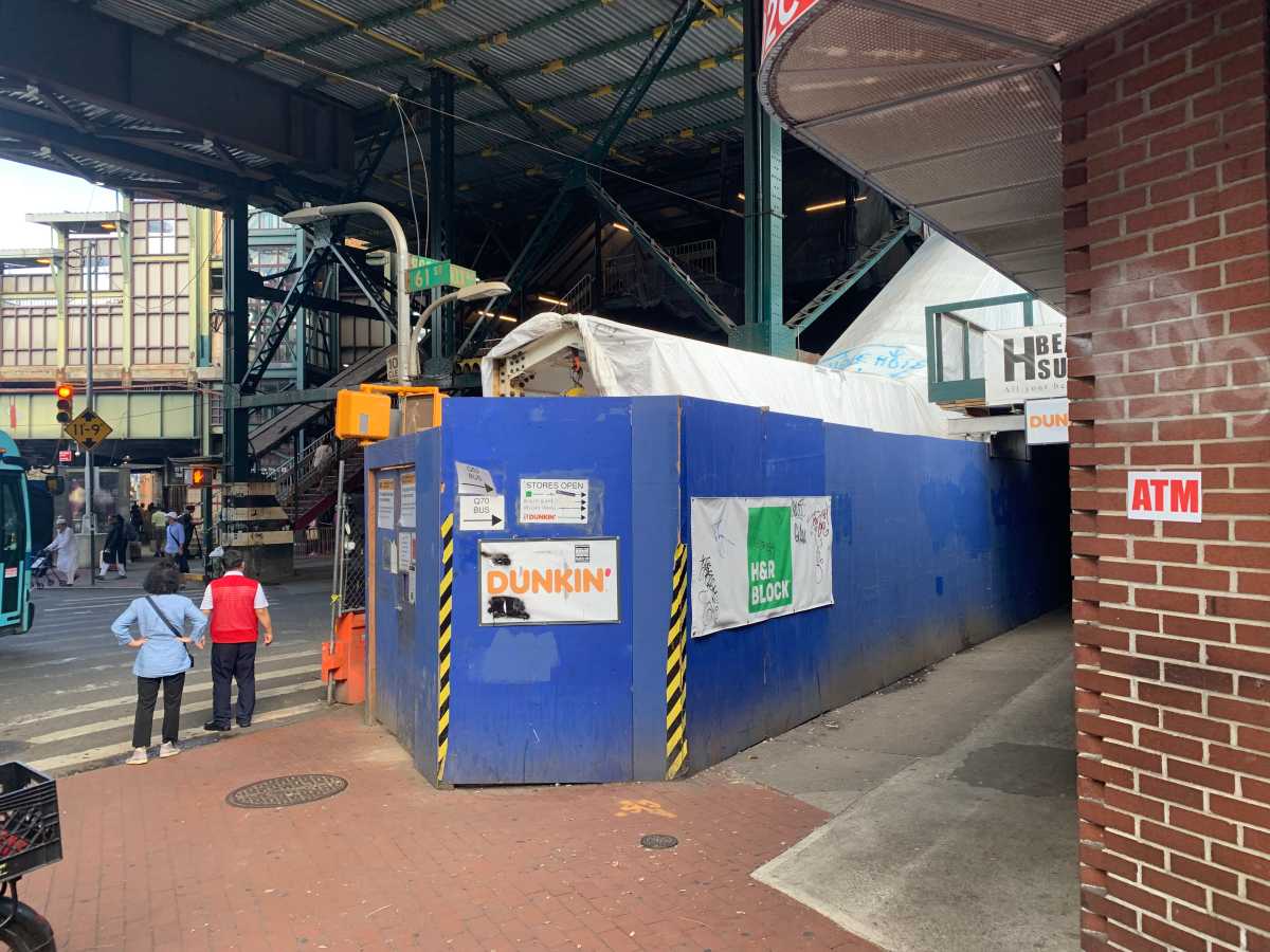 Rush-hour nightmare: Why the MTA is suspending express 7 trains for the next four weeks 1 an intersection with construction in near a 7 train stop