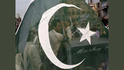 Pakistan’s economy collapsing? Public debt rises to $286.8 billion; debt-to-GDP ratio hits 70%