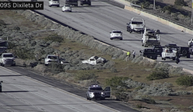 One person seriously hurt, another flees scene of crash on I-17 in north Phoenix