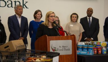 Amid SNAP uncertainty, Phoenix mayor and charities call on Arizonans to donate and volunteer