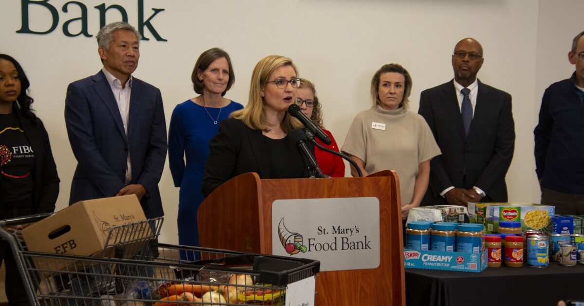 Amid SNAP uncertainty, Phoenix mayor and charities call on Arizonans to donate and volunteer