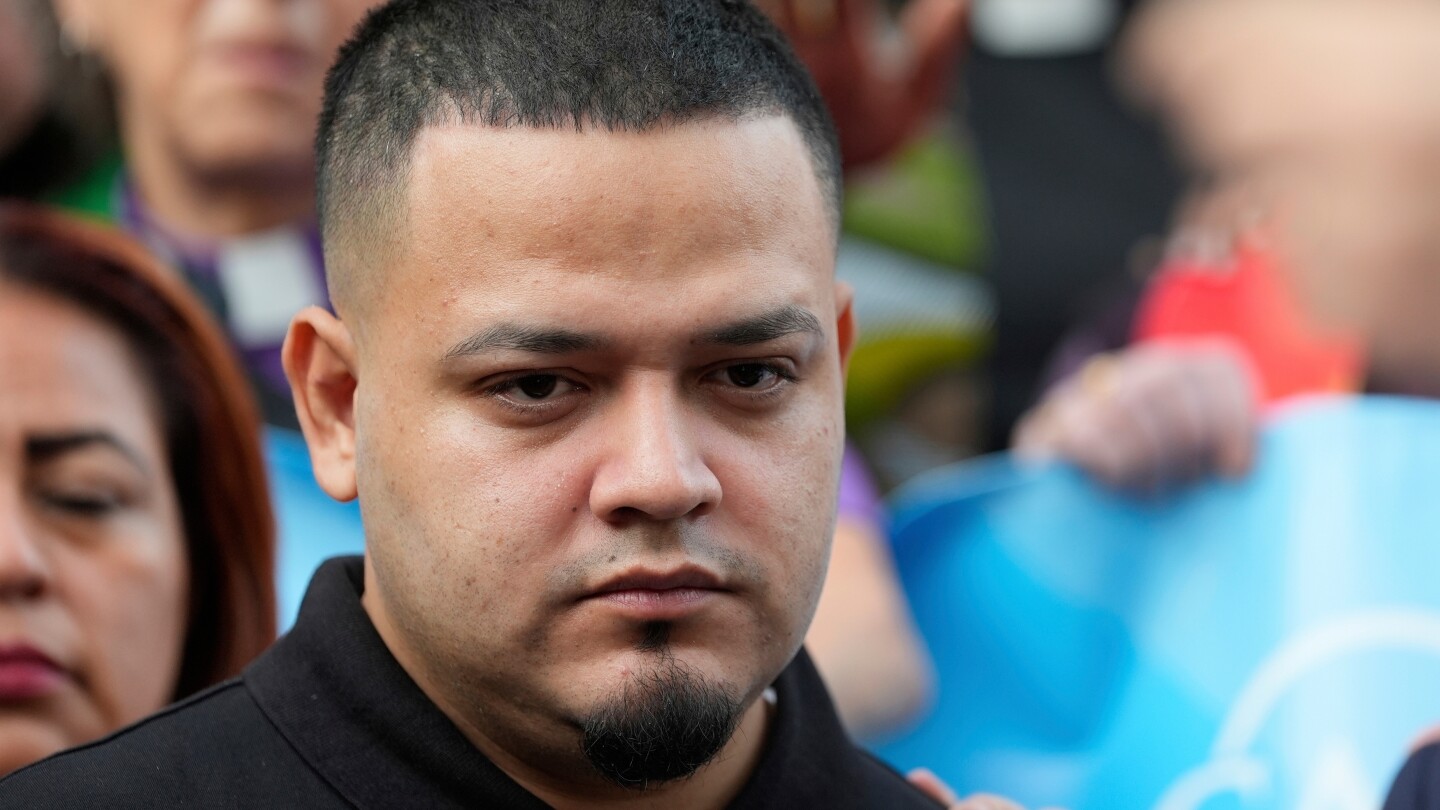 Abrego Garcia to get hearing on whether smuggling charges are illegally 'vindictive'