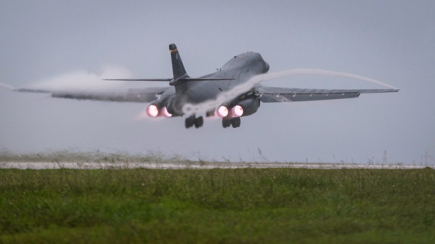 US military flew supersonic B-1 bombers close to Venezuela