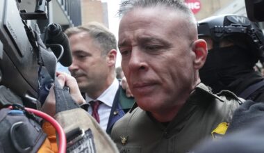 Judge orders daily meetings with Border Patrol official in Chicago