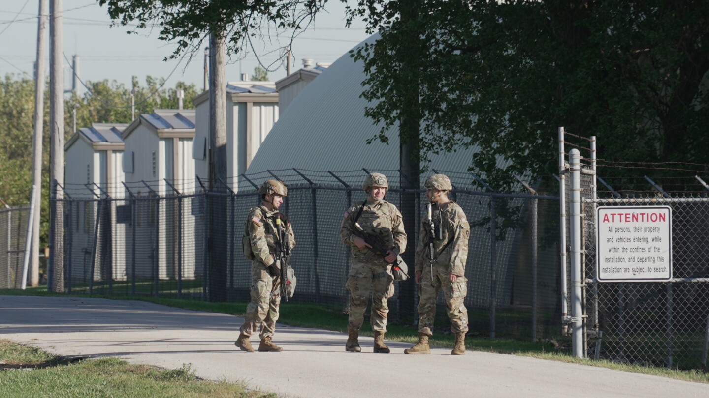 Texas National Guard troops now protecting federal property in Chicago area, official says