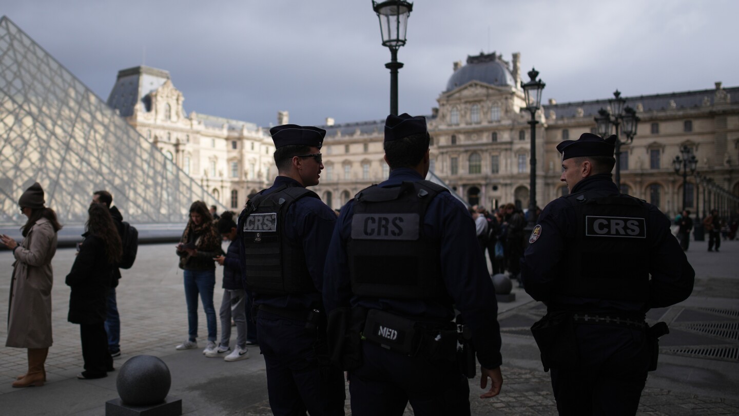 Police acknowledge major Louvre security gaps after jewel heist
