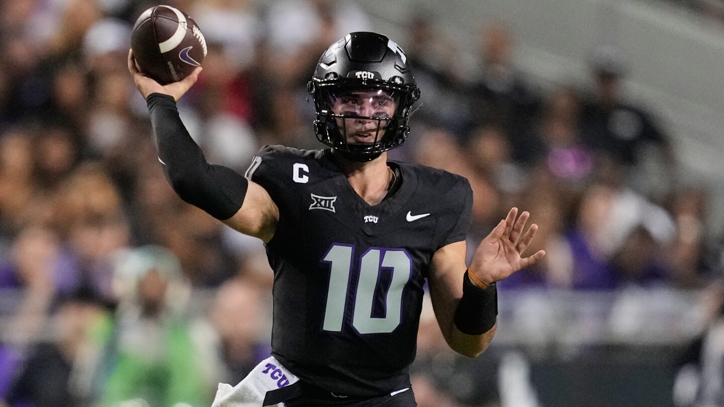 Josh Hoover accounts for 5 TDs as TCU beats Colorado 35-21 in Deion Sanders' return to Fort Worth
