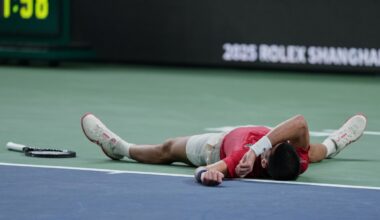 Djokovic needs medical attention before reaching Shanghai quarters