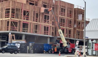 Can't find an apartment in L.A.? That's because fewer are being built