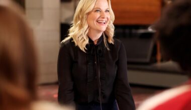 'SNL' recap: Amy Poehler hosts and returns to 'Weekend Update'