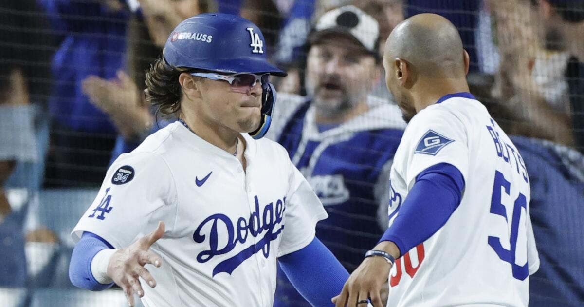 Must be October, because Super Kiké Hernández is here for the Dodgers