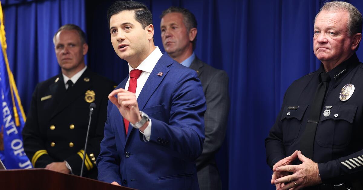 Judge rules top federal prosecutor in L.A. is 'unlawfully serving'