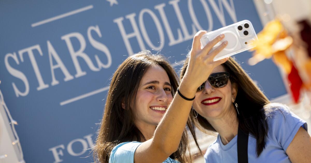 'Gilmore Girls' at 25: L.A. fans get a taste of Stars Hollow