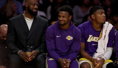 Lakers' opening act falls flat and raises concerns about the future