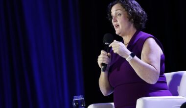 Outbursts by Katie Porter threaten gubernatorial ambitions