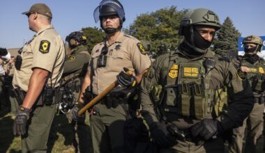 Are Illinois State Police helping ICE in Broadview?