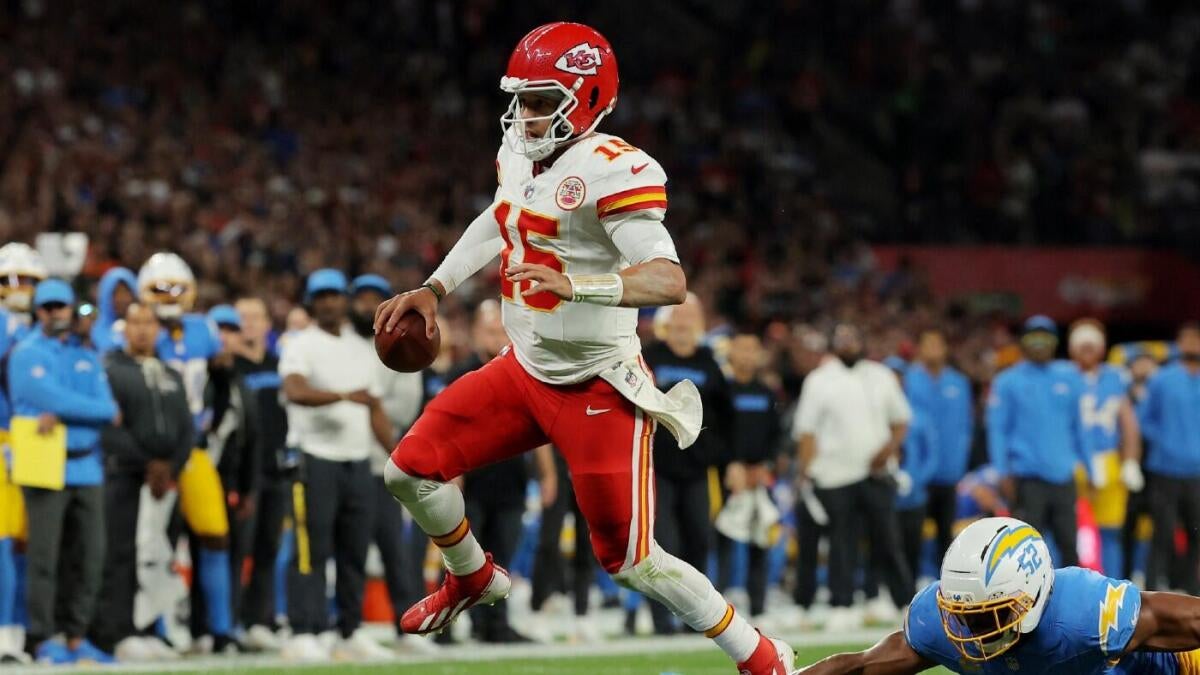 Expert NFL DFS picks, stacks, lineup advice for Monday Night Football