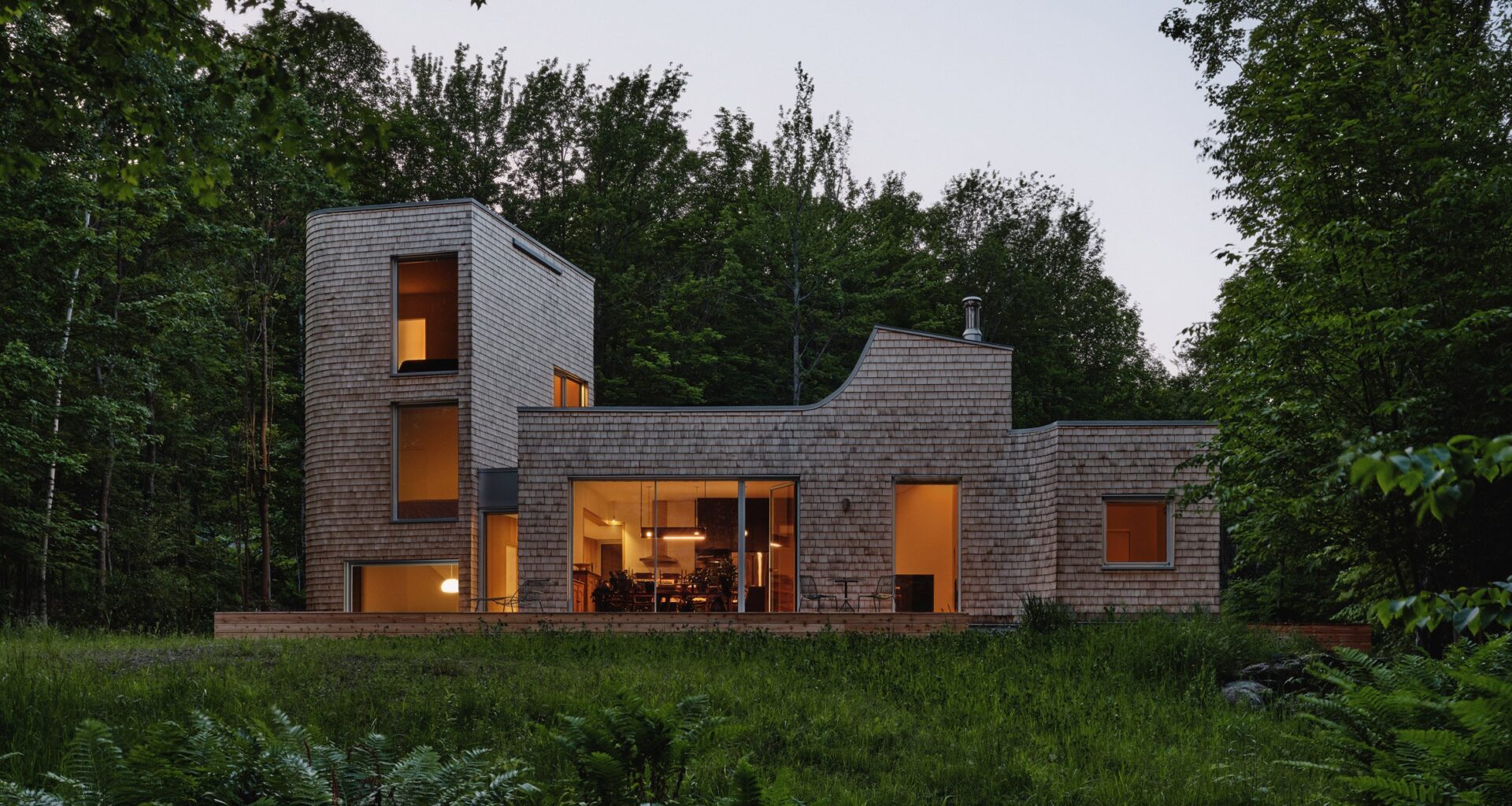 Waterhouse by Oyama and Julia Manaćas Architecte