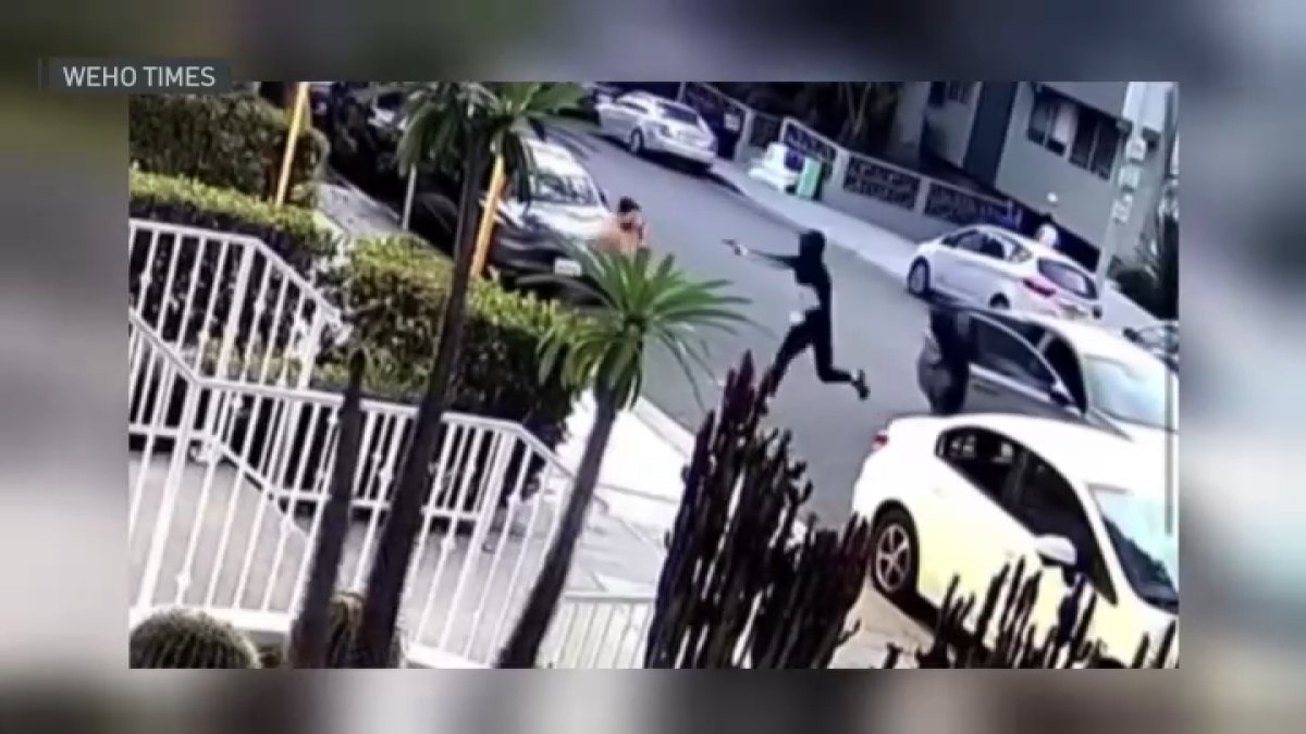 San Francisco man robbed at gunpoint in West Hollywood – NBC Los Angeles