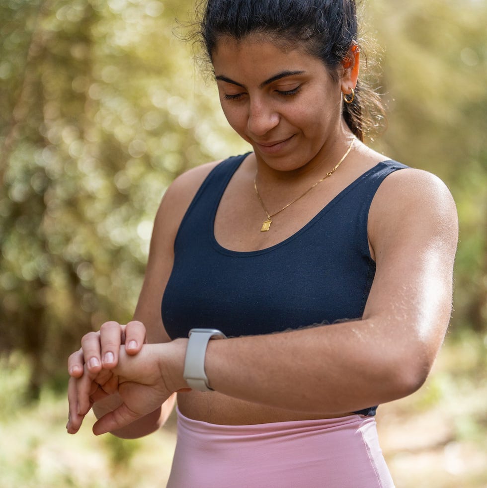 whoop vs apple watch review