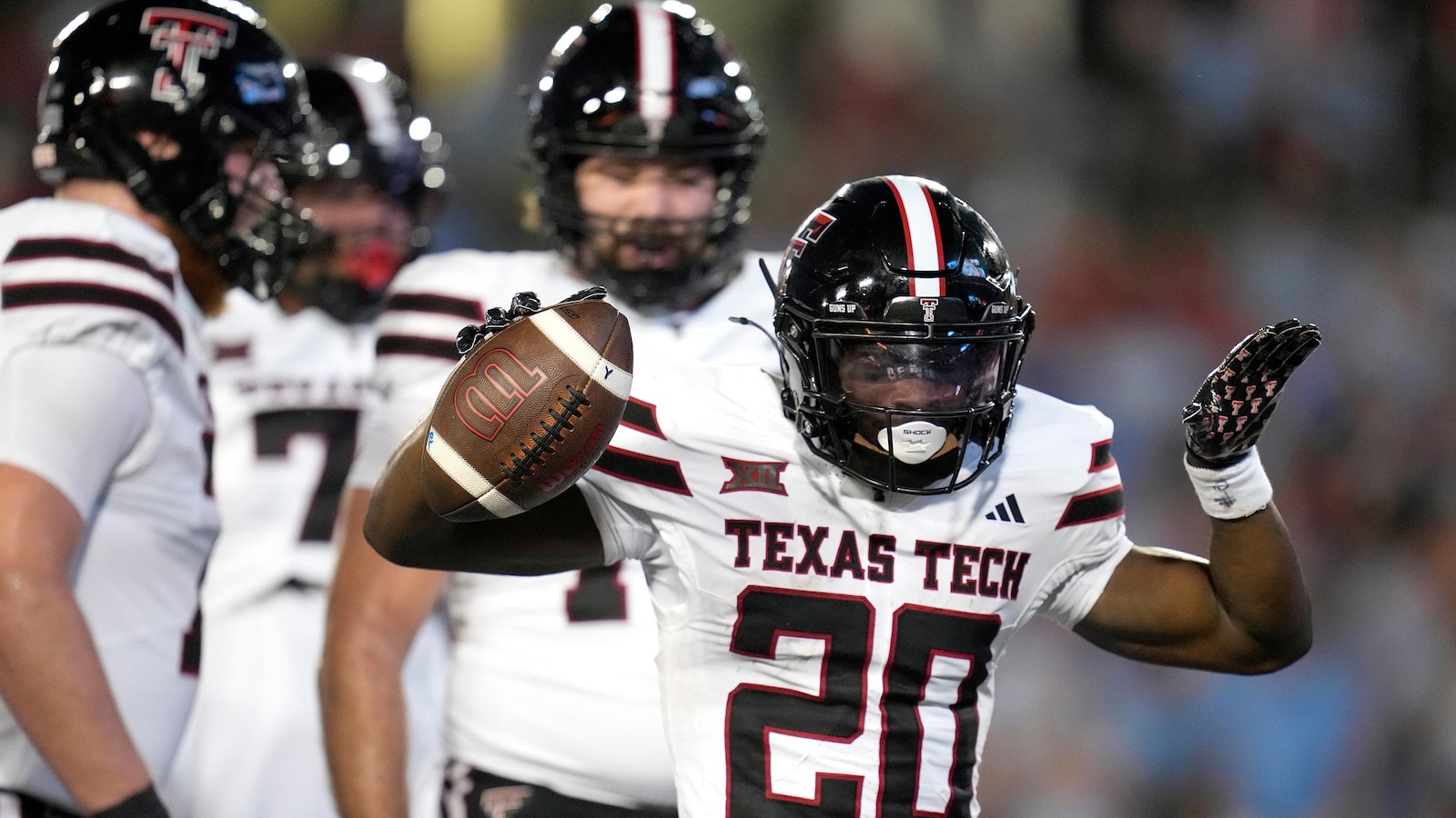 No. 11 Texas Tech dominates Houston 35-11 to improve to 5-0