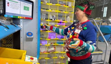 Uncertainty over economy, tariffs forces retailers to be cautious on holiday hiring