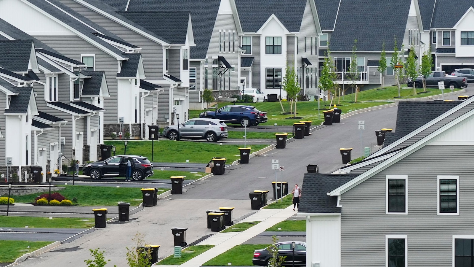 Average long-term US mortgage rate eases to 6.3%, back to its lowest level in about a year