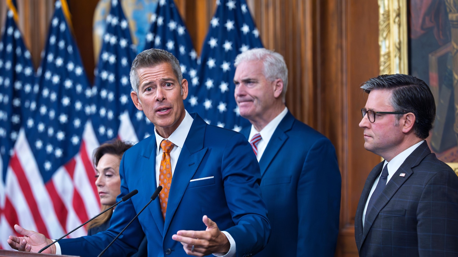 Flights to Los Angeles International Airport halted due to air traffic controller shortage - ABC News - Breaking News, Latest News and Videos