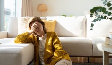 5 Vitamin D Deficiency Symptoms, According to Science