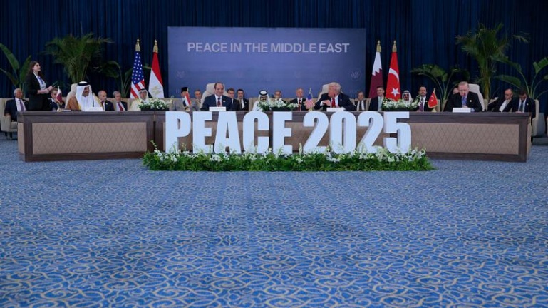 Leaders of the United States, Egypt, Turkey and Qatar sign the declaration in Sharm el-Sheikh (al-Arabi Channel, October 13, 2025)