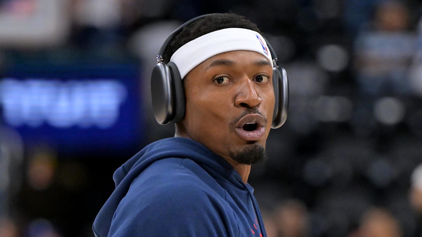 Phoenix Suns Fans Let Bradley Beal Have It in Return to Desert
