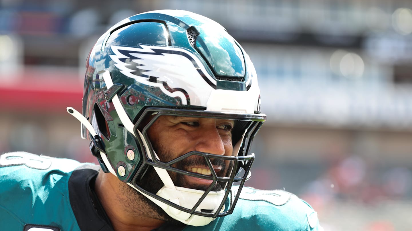 Eagles' Star Tries To Shift Focus: 'It's Dallas Week'