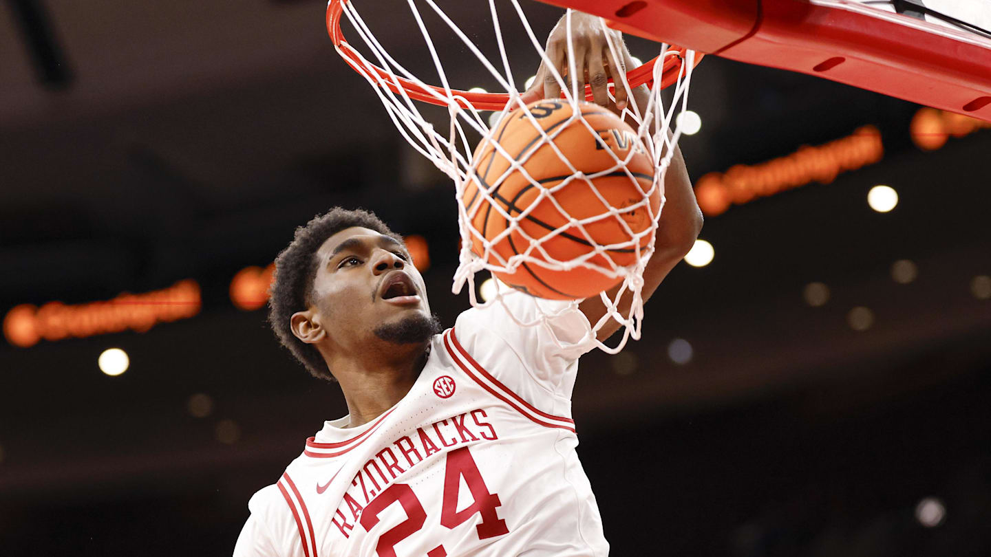 Razorbacks battle Duke before late surge ends upset chance in Chicago