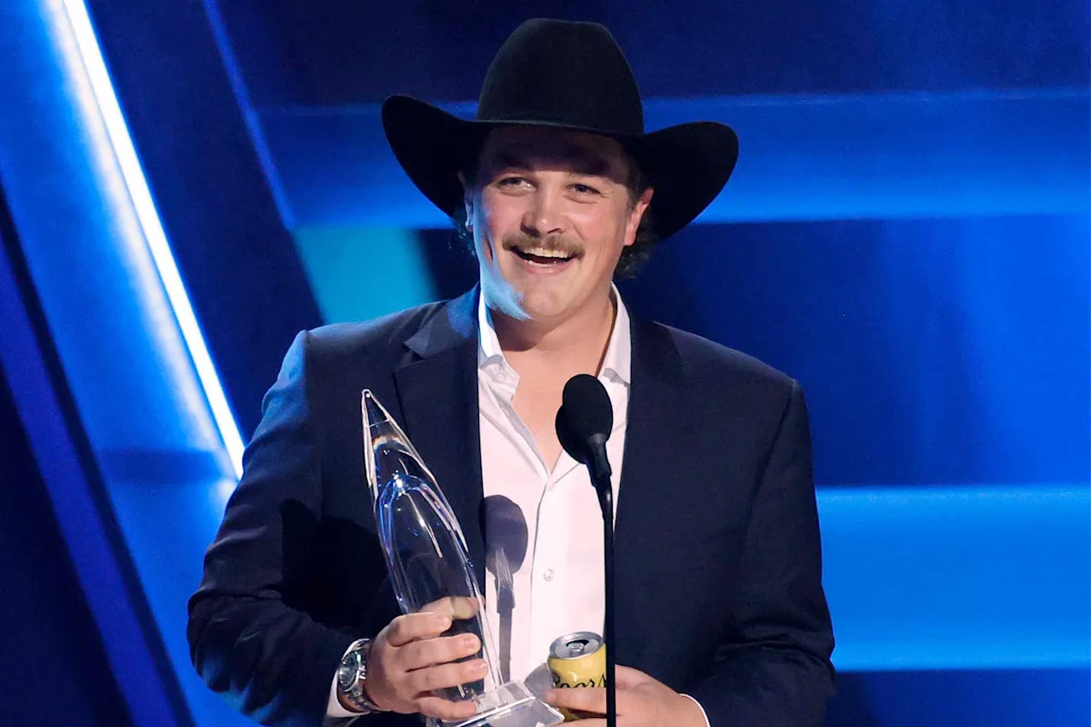 Zach Top Says He's Ready to 'Celebrate All Night' as He Wins New Artist of the Year at the 2025 CMA Awards