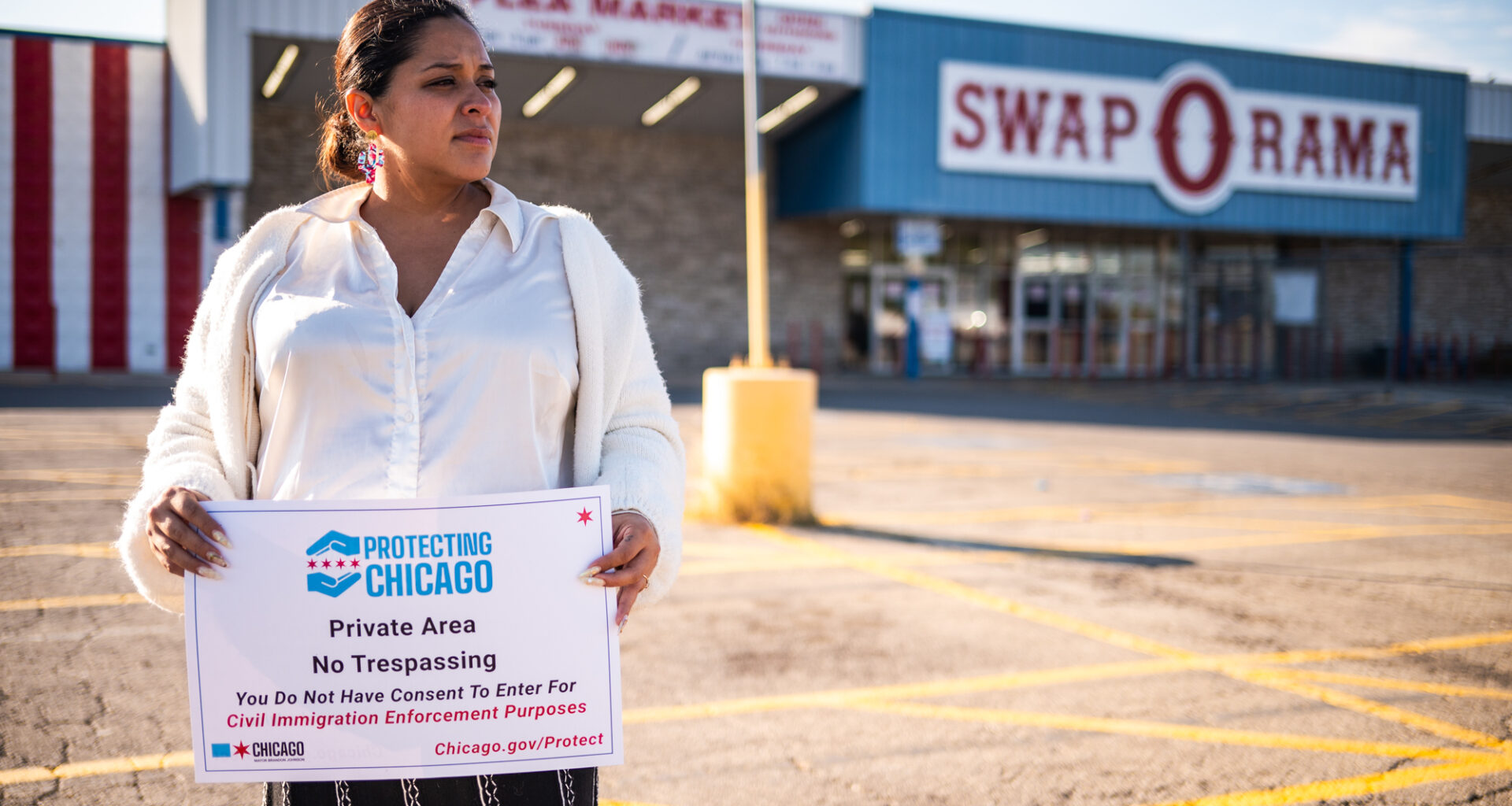 Can Chicago Businesses Refuse To Let In ICE? The Answer Is Complex