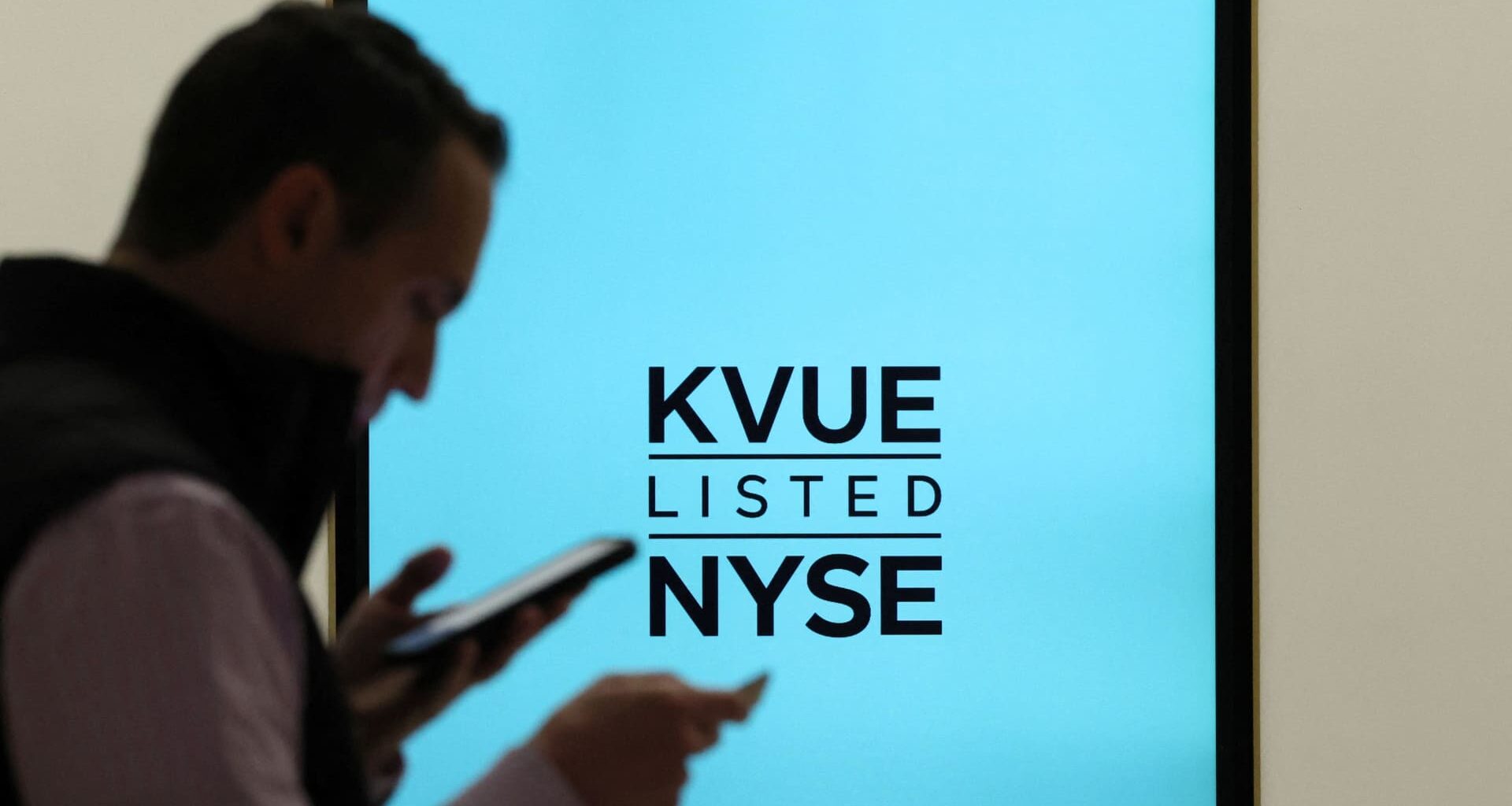 Kimberly-Clark to acquire Kenvue