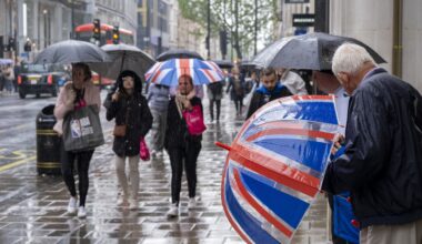 UK economy barely grows in the third quarter, missing forecasts ahead of crucial budget