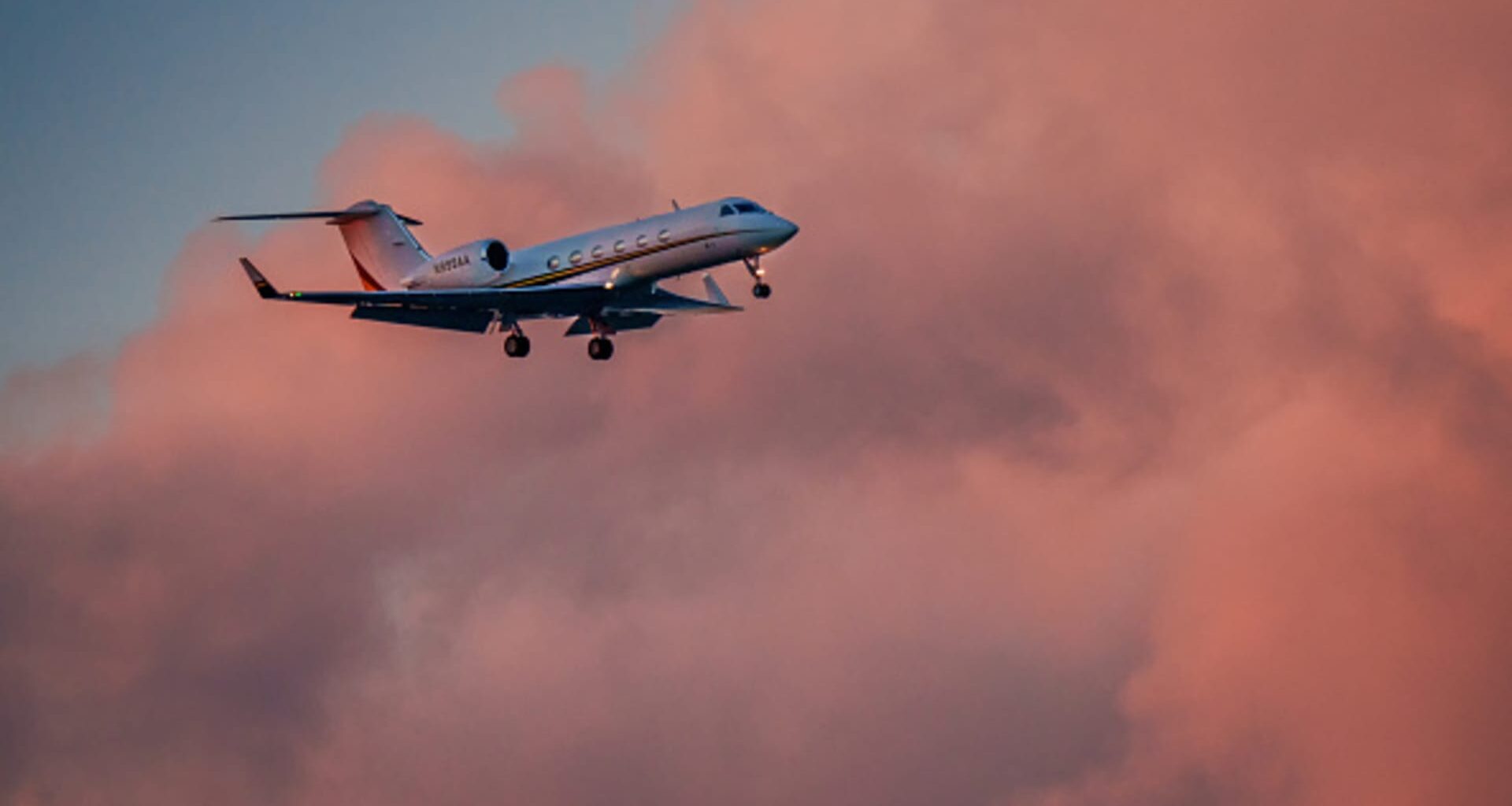 FAA limits most private jets at major airports