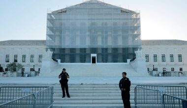 Appeals court rejects Trump bid to halt full payments