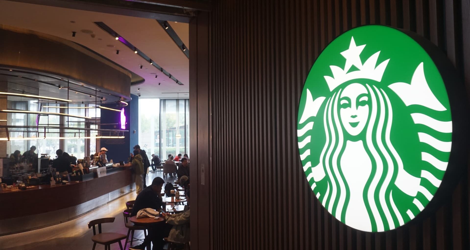 Starbucks to form joint venture to run China business
