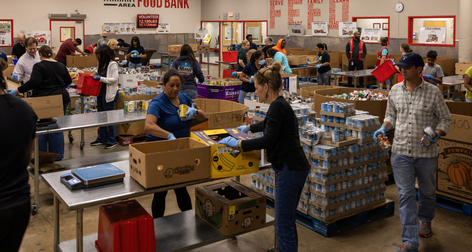 Tarrant food bank doubles food distribution because of SNAP pause