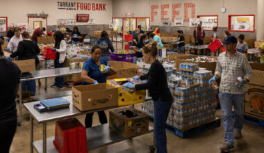 Tarrant food bank doubles food distribution because of SNAP pause