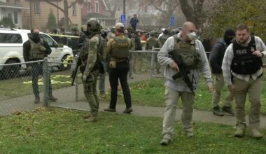 Local, federal law enforcement presence in St. Paul draws crowd of protesters