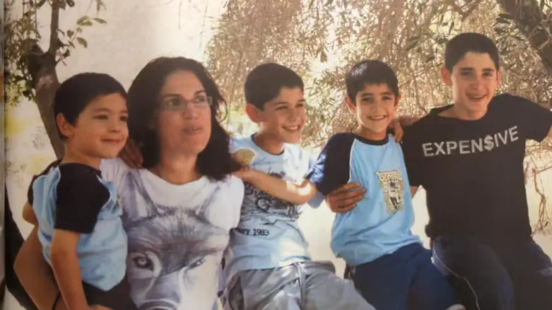 Senior commander reveals that he is deceased hostage's uncle