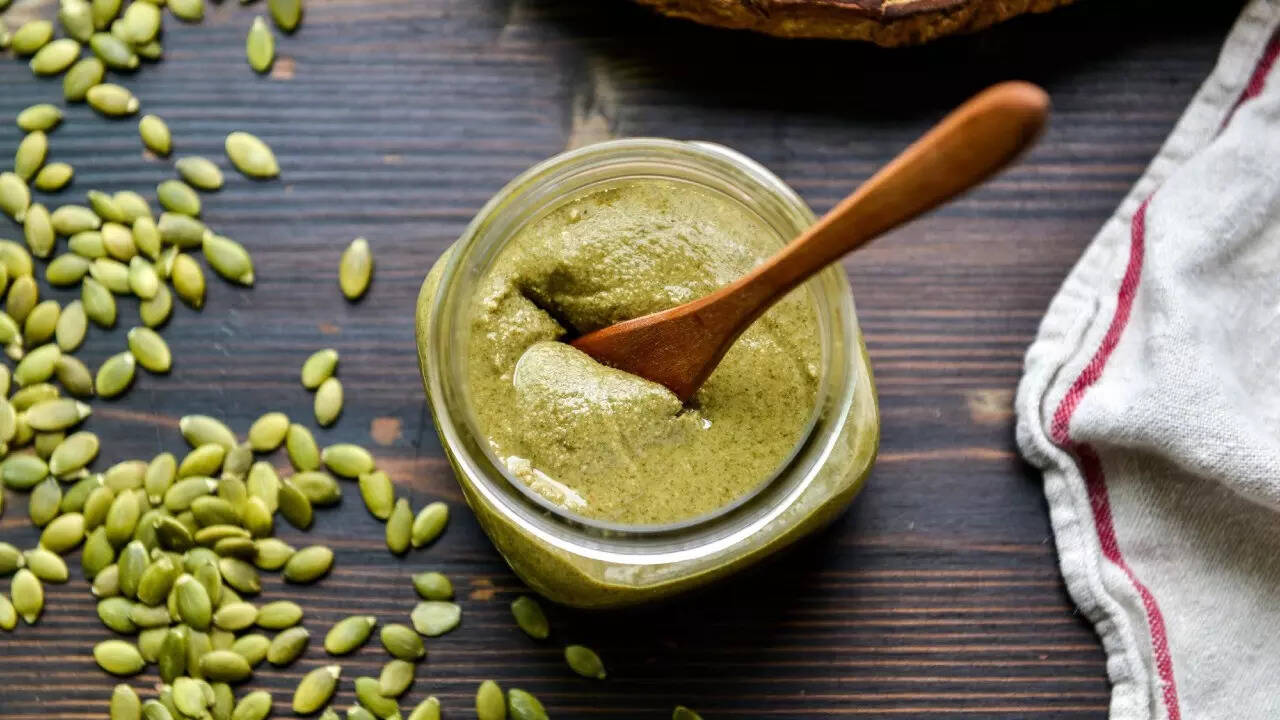 5 reasons why every woman should eat a handful of these seeds every day