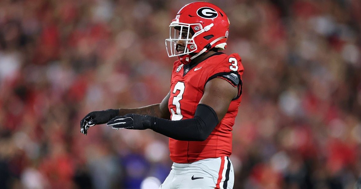 Georgia LB CJ Allen leaves Texas game with injury