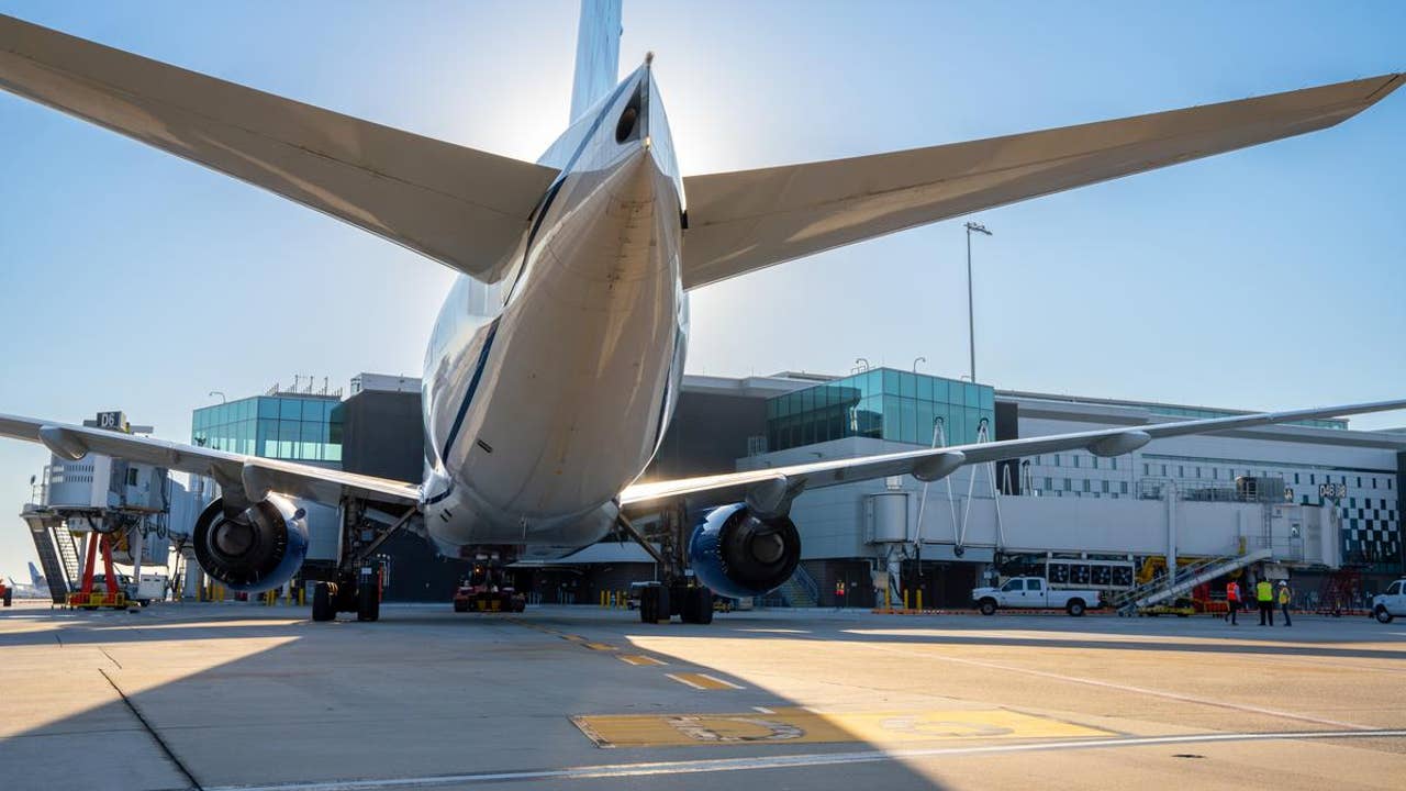 FAA reports ground delays at Houston's Bush, Hobby airports due to staffing