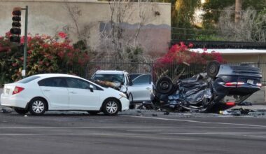 1 dead, 3 hurt in multi-car crash in central Phoenix