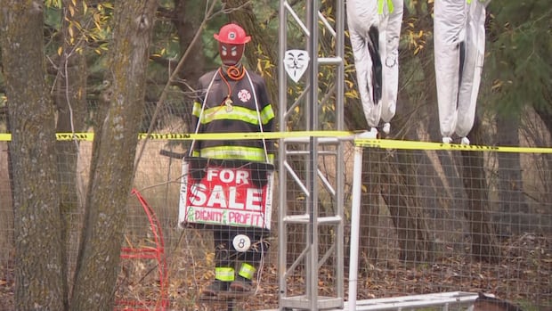 Disturbing display of hanging politicians sparks concerns in rural Manitoba