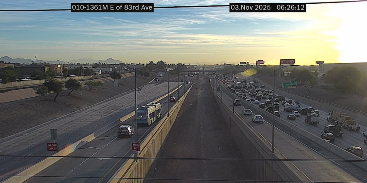 Traffic briefly stopped on I-10 in west Phoenix for wrong-way bus